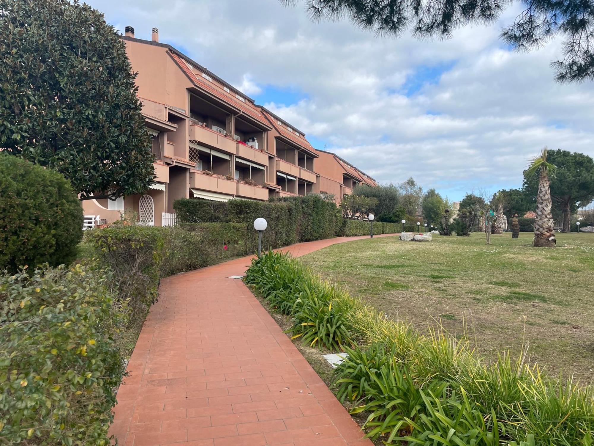 Apartamento Il Gabbiano Bilocale Con Piscina, Garage E A/C. Loano Exterior foto